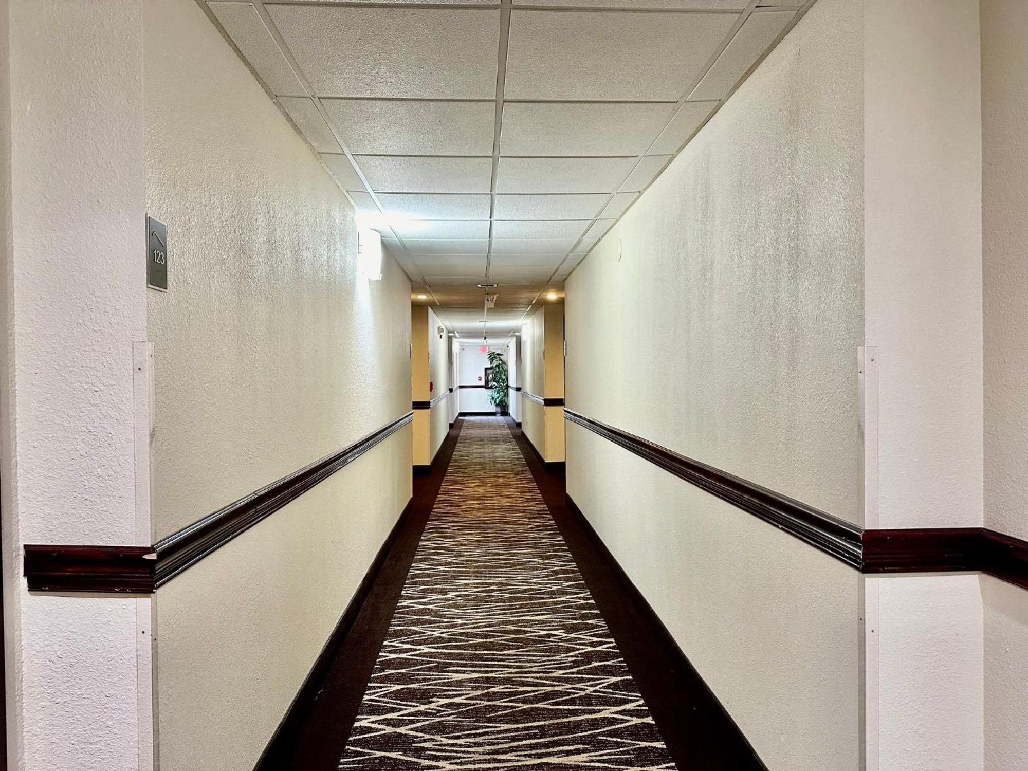 Red Roof Inn Hartford - Vernon Dış mekan fotoğraf
